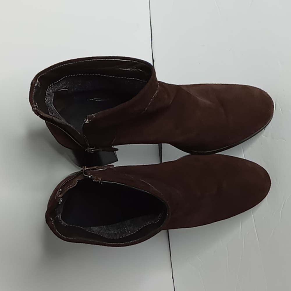 Aquatalia - Eileen -Italian made Brown Suede Ankle Boots.  Size 8. - 3" heel - Picture 14 of 14